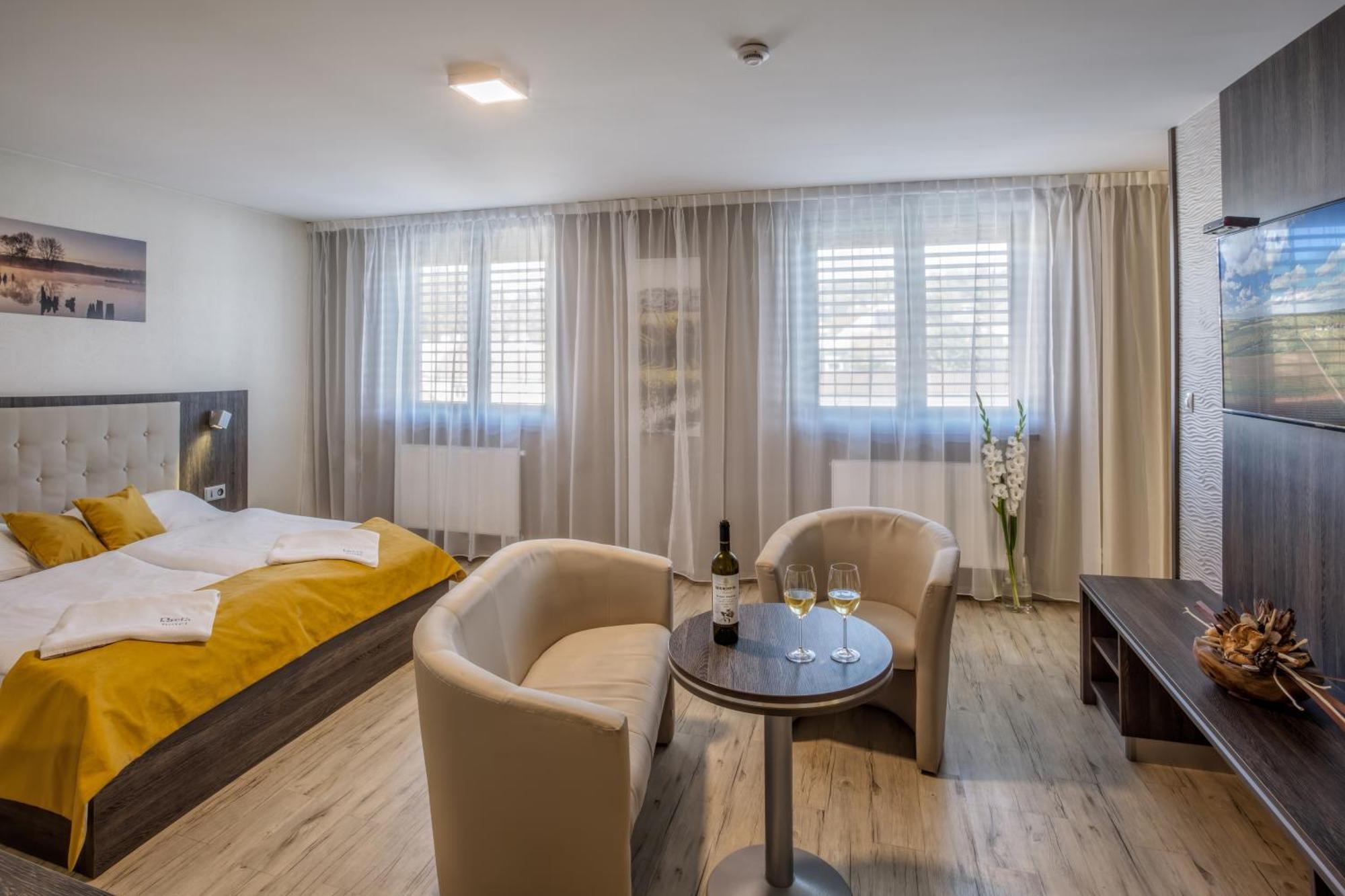Hotel Beta بزينيتس المظهر الخارجي الصورة